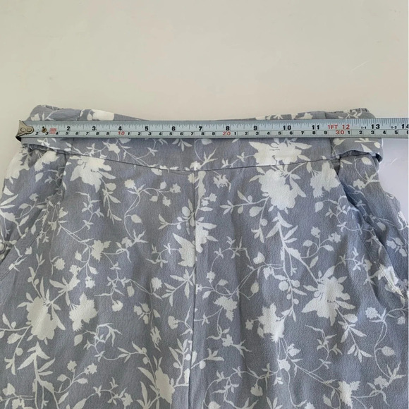 Wilfred
Faun Ankle Pant grey with white flowers. Size  small beach vacation airy - Picture 11 of 15